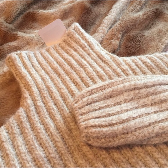 Zara Cream Cropped Knit - Picture 5 of 5